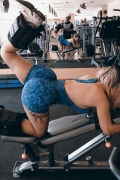 Hot Chicks In The Gym