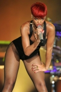 30 Sizzling Rihanna Photos